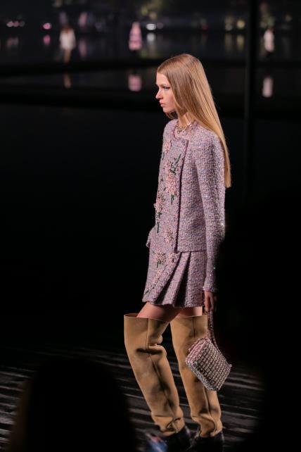 chanel_2024-25-metiers-dart-show-ambiance_look-25_copyright-chanel-LD.jpg
