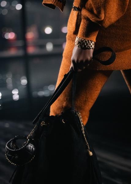 chanel_2024-25-metiers-dart-show-ambiance_look-30_copyright-chanel-1-LD.jpg