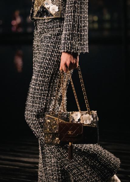 chanel_2024-25-metiers-dart-show-ambiance_look-37_copyright-chanel-1-LD.jpg
