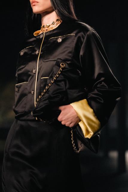 chanel_2024-25-metiers-dart-show-ambiance_look-48_copyright-chanel-1-LD.jpg