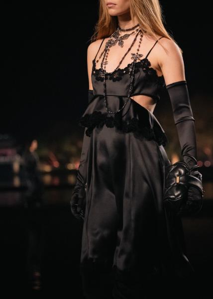 chanel_2024-25-metiers-dart-show-ambiance_look-56_copyright-chanel-1-LD.jpg