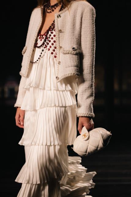 chanel_2024-25-metiers-dart-show-ambiance_look-62_copyright-chanel-1-LD.jpg