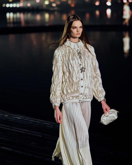 chanel_2024-25-metiers-dart-show-ambiance_look-63_copyright-chanel-2-LD.jpg