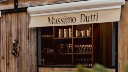 Massimo Dutti pop up store