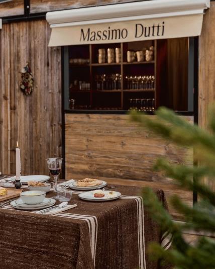 Massimo Dutti pop up store