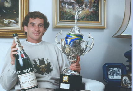 Moet Chandon_F1_Senna_Cup.png