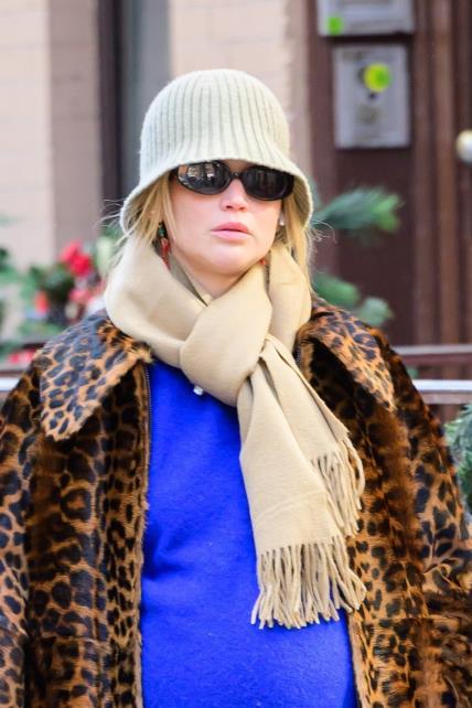 Jennifer Lawrence leopard kaput