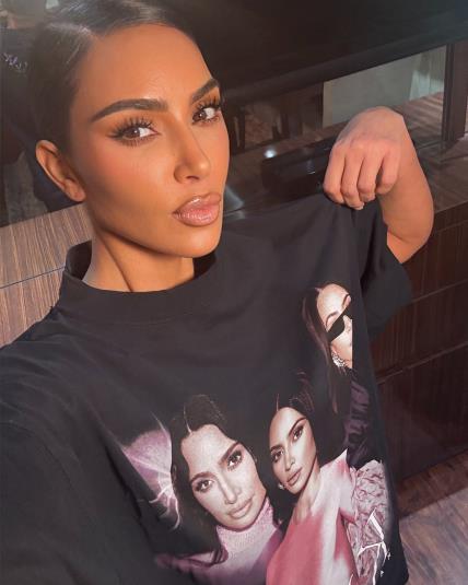 Balenciaga Brand Ambassador Fanclub Kim Kardashian