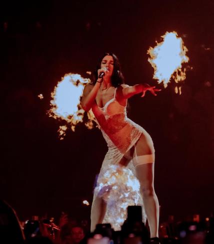 Dua Lipa2.jpg