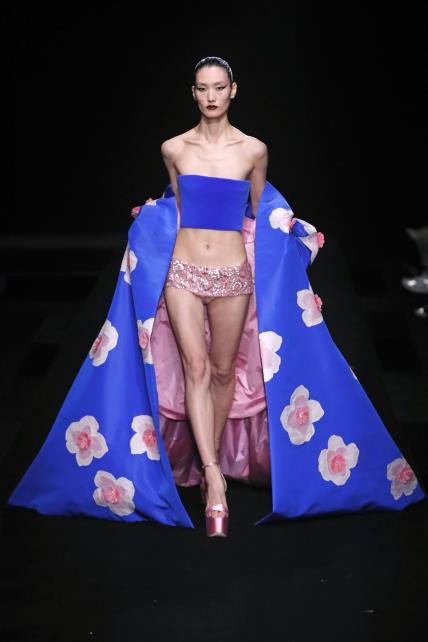 Valentino Haute Couture 23