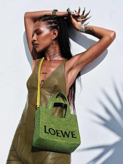 Loewe rafija torbe 2023