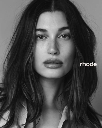Hailey Bieber7.jpg
