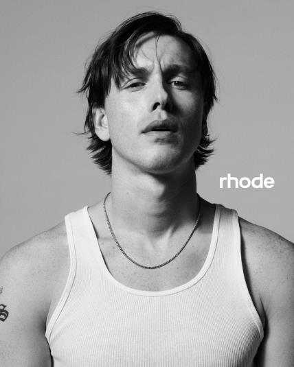 Harris Dickinson i Rhode