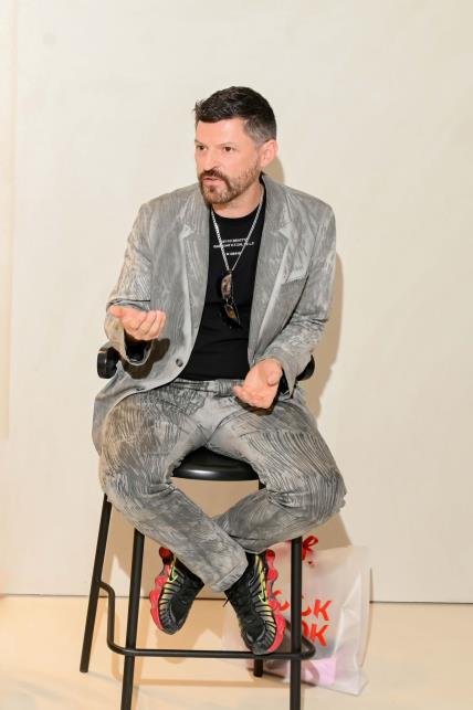 Look Book 2025_Silvio Vujčić.JPG