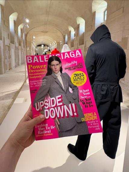 Balenciaga Demna magazin