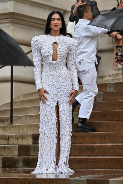 Dua Lipa Pariz Schiaparelli