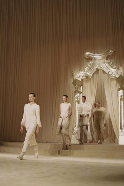 chanel_fw-2025-26-hc-copyright-chanel-ambiance-9-LD.jpg