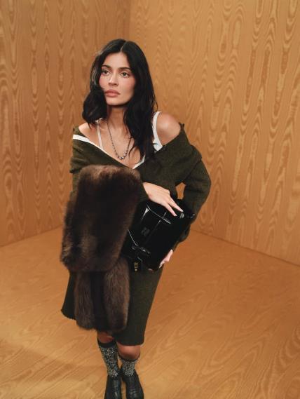 Kylie Miu MIu 3.jpg