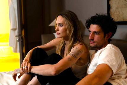 COUTURE-FIRST-LOOK-ANGELINA-JOLIE_TIFF_.jpg