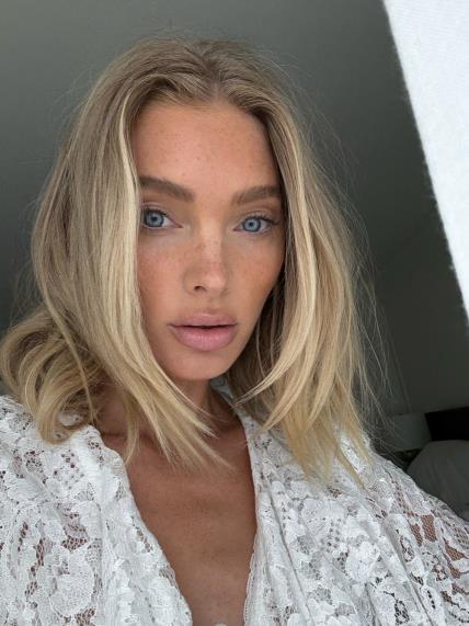 Elsa Hosk bijela boho čipkasta bluza