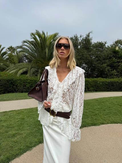 Elsa Hosk bijela boho čipkasta bluza