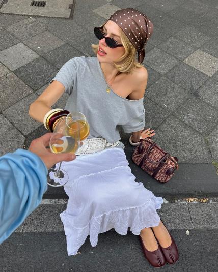 Modni trendovi midi slip suknja