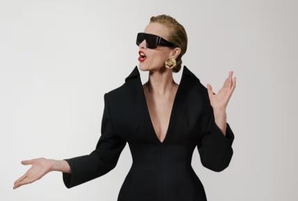 Givenchy Sarah Burton prva kampanja