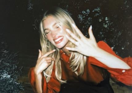 Elsa Hosk zaruke