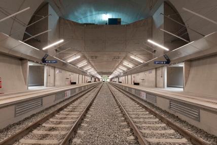 Napulj metro stranica arhitektira Anish Kapoor