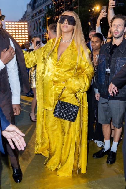 Beyonce u odlijelu na reviji Louis Vuitton