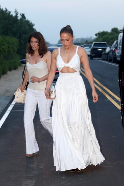 Jennifer Lopez All white modni trend
