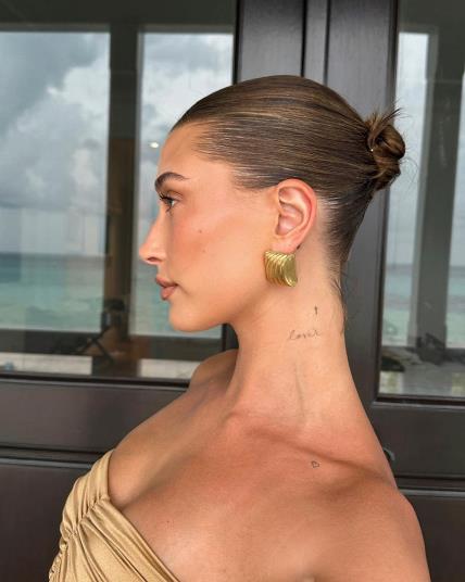 Hailey Bieber Late Make Up trend