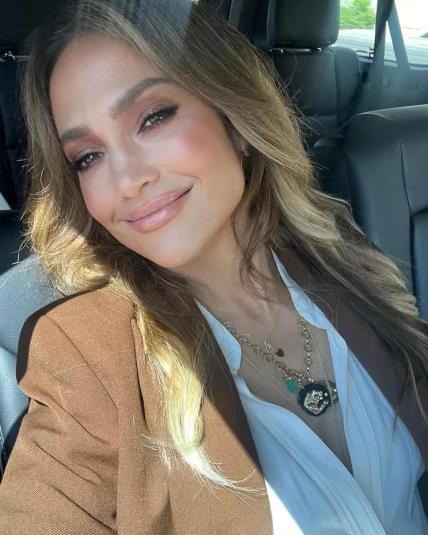 Jennifer Lopez trend jesen 2023