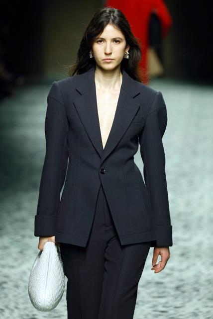 Blejzer trend jesen 2023 Bottega Veneta AW23