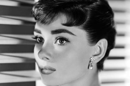 Audrey Hepburn nosi Chanteclerove naušnice