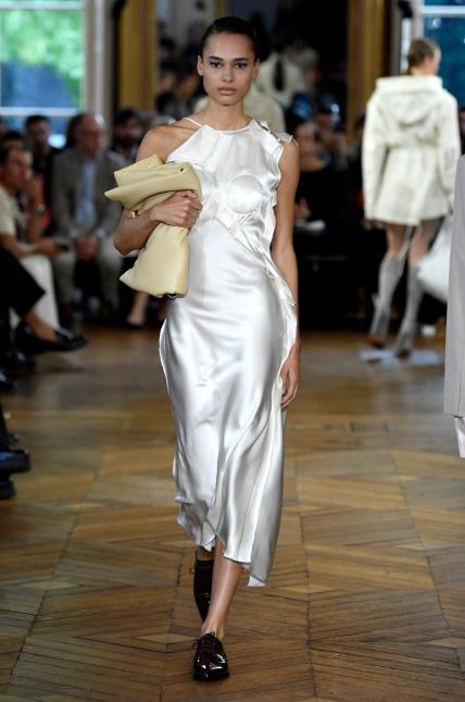 Victoria Beckham SS24 Tjedan mode u Parizu